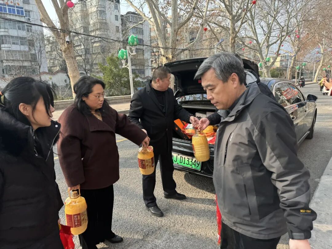 新春送温暖，爱心暖人心